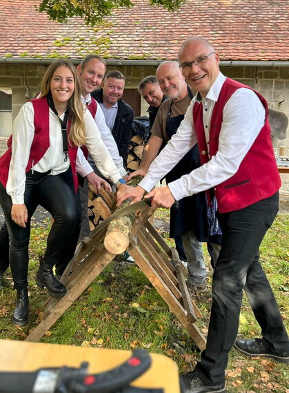 Im Bild: Selina Lang, Uwe Mechs, Marcel Schellenberg, Stadtrat Norbert Melber, Dieter Rammensee und 1. Bürgermeister Dieter Lenzer